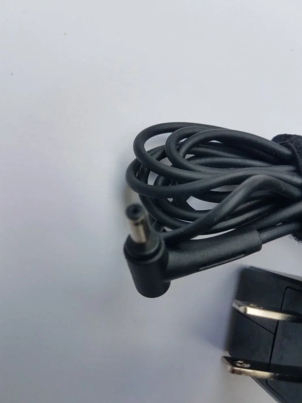 Asus AD890326 - 33W 19V 1.75A 4.0mm x 1.35mm AC Adapter Charger for VivoBook